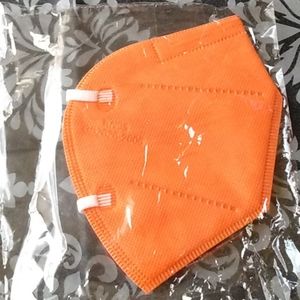 *ONLY 5 LEFT* 🧡 KN95 MASK Orange * BRAND NEW*